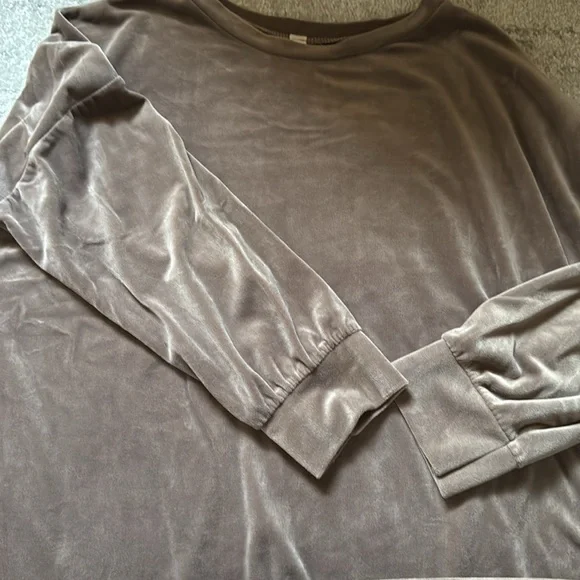 Velour lounge set - Picture 2 of 8